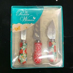 NWT Pioneer Woman cheese knife serving set